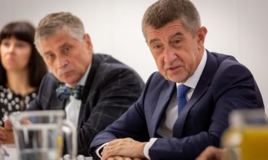 Hejtman Moravskoslezského kraje Ivo Vondrák a bývalý premiér Andrej Babiš (oba ANO) (ČTK)