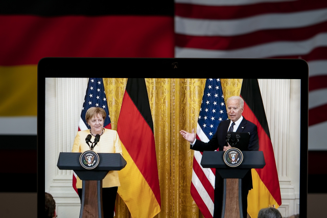 Tisková konference Bidena a Merkelové k plynovodu Nord Stream 2 v americkém Arlingtonu (15. 7. 2021) (ČTK/Xinhua/Liu Jie)