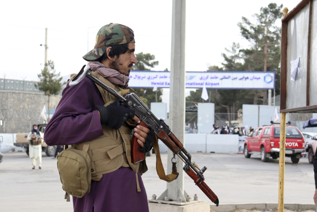 Bojovník Tálibánu v Kábulu. Ilustrační foto (ČTK/AP/Khwaja Tawfiq Sediqi)