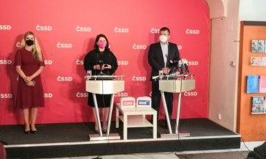 Kateřina Valachová, Jana Maláčová a Jan Hamáček (ČSSD / se svolením autora)