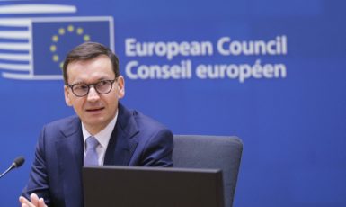 Polský premiér Mateusz Morawiecki na summitu lídrů EU v Bruselu (22. 10. 2021) (ČTK/ABACA/AA/ABACA)