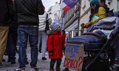 Demonstrace před polským velvyslanectvím (Barbora Kvasničková / se souhlasem autora)