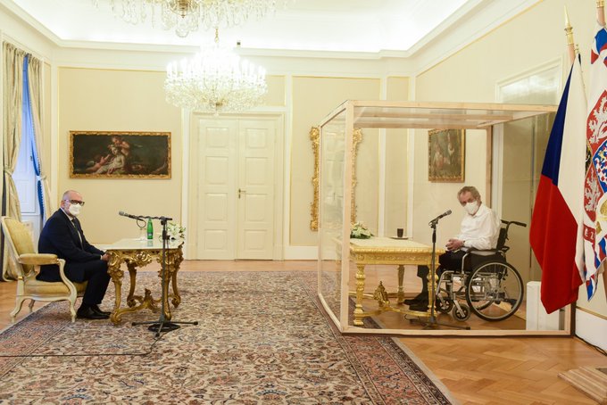 Mikuláš Bek a Miloš Zeman (Kancelář prezidenta republiky / se svolením autora)
