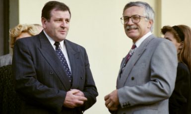 Vladimír Mečiar a Václav Klaus jednají o rozdělení Československa na zámku v Kolodějích (10. 10. 1992) (ČTK/Hejzlar Jaroslav)