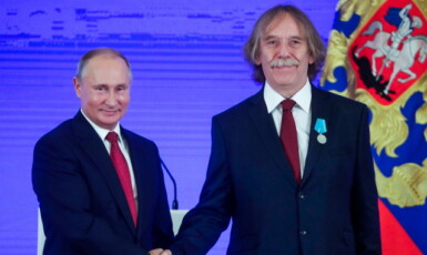 Český zpěvák Jaromír Nohavica v Moskvě u ruského autokrata V. V. Putina (4. 11. 2018) (ČTK/ITAR-TASS/Mikhail Metzel)