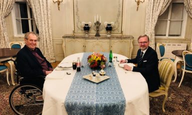 Schůzka prezidenta Miloše Zemana s premiérem Petrem Fialou (ODS) (Kancelář prezidenta republiky)