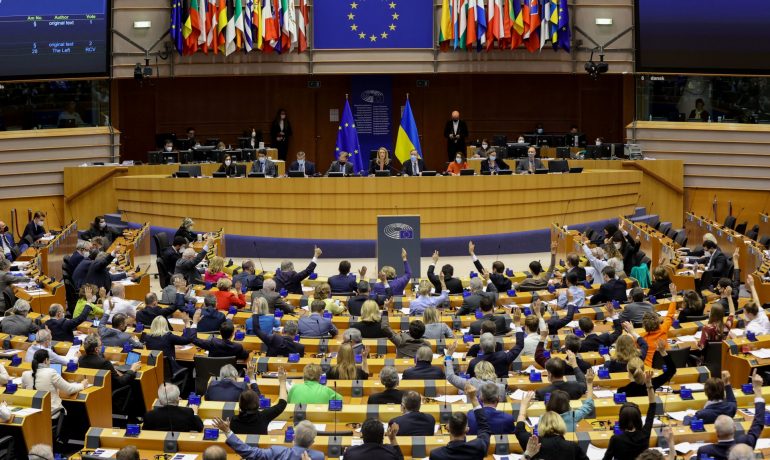 Poslanci Evropského parlamentu většinově podporují Ukrajinu vzdorující ruské agresi (Evropský parlament / EU)
