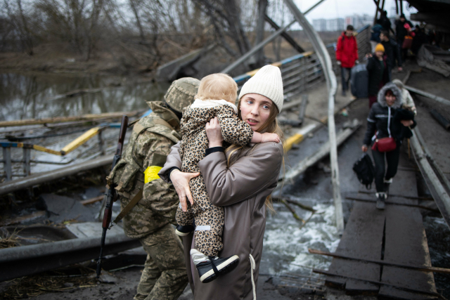 Ukrajinci prchají z ostřelovaných měst. Ilustrační foto. (ČTK)