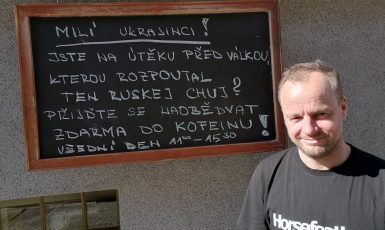 Majitel restaurace na pražských vinohradech zve ukrajinské uprchlíky (Jenny Nowak / se souhlasem autorky)