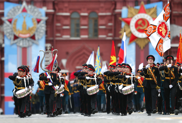 Vojenská přehlídka v Moskvě na Rudém náměstí ke Dni vítězství (9. 5. 2021) (ČTK/AP/Alexander Zemlianichenko)