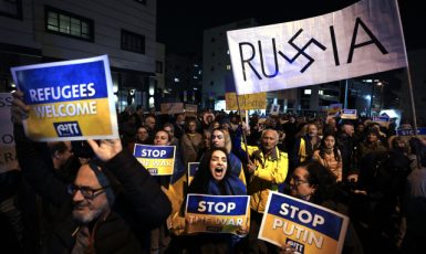 Také v Izraeli probíhají masové protesty proti ruské agresi na Ukrajině (Tel Aviv, 5. 3. 2022) (ČTK/AP/Ariel Schalit)