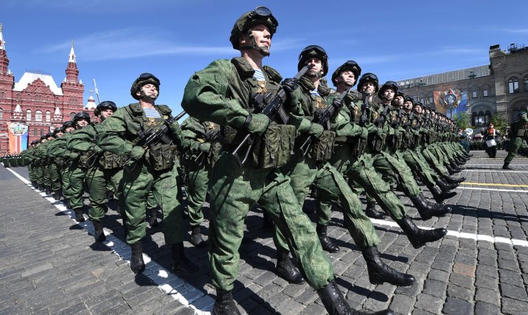 Příslušníci 331. výsadkového pluku na přehlídce na Rudém náměstí v Moskvě v roce 2018. (kremlin.ru, CC BY 4.0)