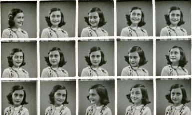 Fotografie pro cestovní pas Anne Frankové z roku 1939 (Vysotsky / wikimedia commons / CC BY 4.0)