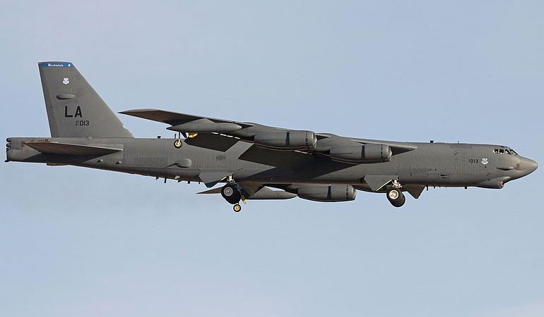 Bombardér B-52H Stratofortress (Alan Wilson / Wikimedia Commons / CC BY-SA 2.0)