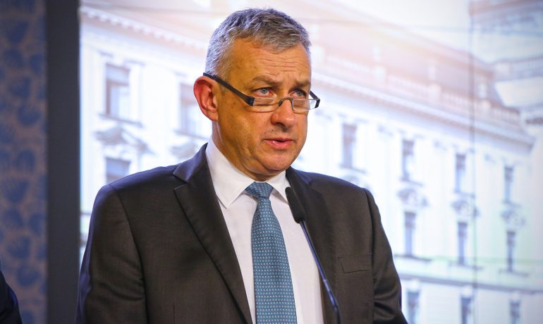 Ministr průmyslu a obchodu Jozef Síkela (za STAN) (Úřad vlády ČR)
