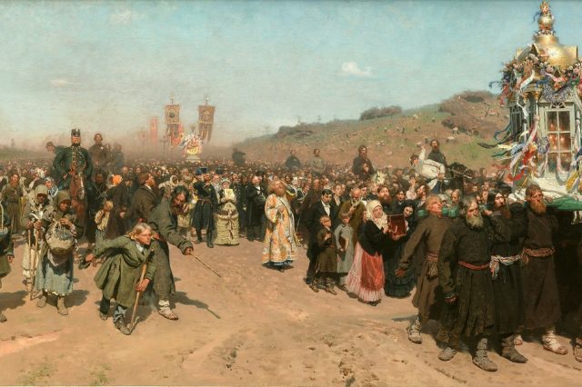 Křížové procesí venkovanů z Kurské gubernie v Rusku (Ilja Repin, olejomalba, 1883) (Treťjakovská galerie v Moskvě (wikimedia / volné dílo))