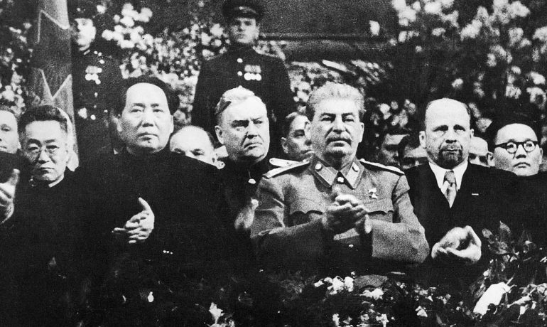Stalin a jeho věrní v sovětských satelitech chystali světu válečnou apokalypsu (Moskva, 1949) (Kesäperuna / wikimedia commons (CC BY 4.0))