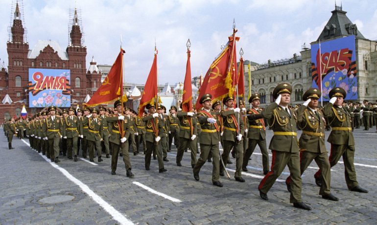 Přehlídka na Rudém náměstí (RIA Novosti archive / Vladimir Rodionov / Wikimedia Commons / CC-BY-SA 3.0)