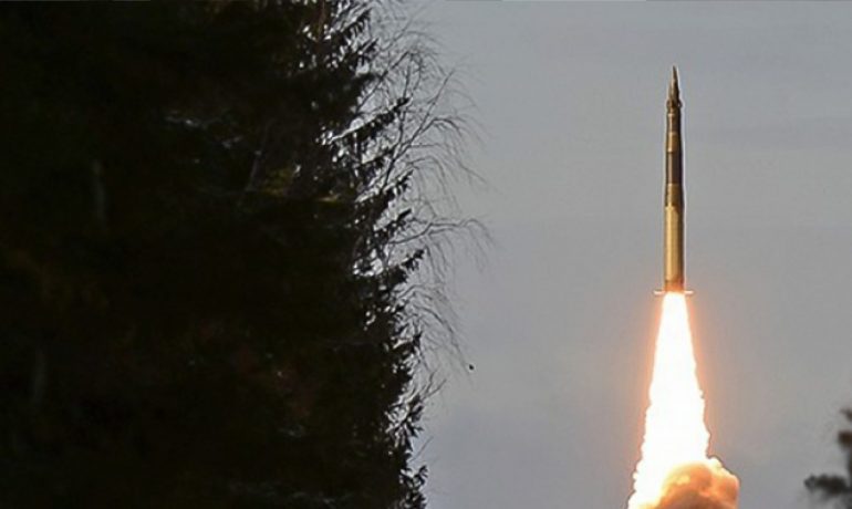 Mezikontinentální raketa vypuštěná z ruského kosmodromu Pleseck v roce 2017. (commons.wikimedia.org/CC BY-SA 4.0/Ministry of Defence of the Russian Federation)