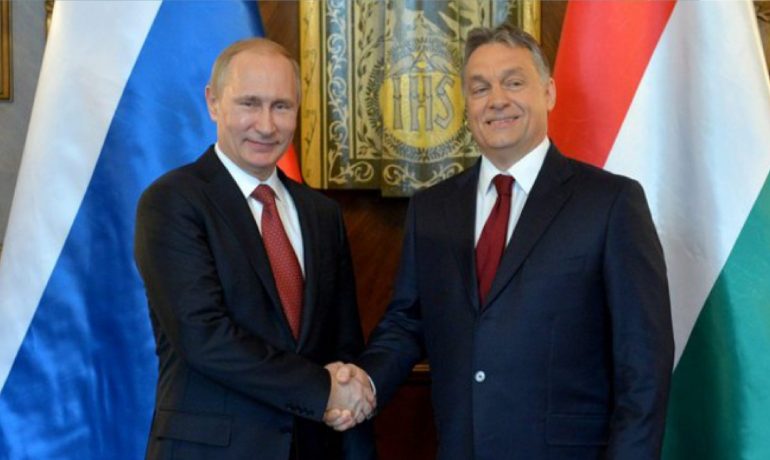 Podivní "spojenci" Vladimir Putin a Viktor Orbán (Kremlin.ru / Wikimedia Commons / CC BY-SA 4.0)