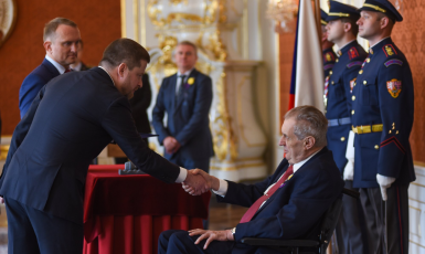 Prezident Miloš Zeman jmenoval novým guvernérem Česká národní banky Aleše Michla (Kancelář prezidenta republiky)