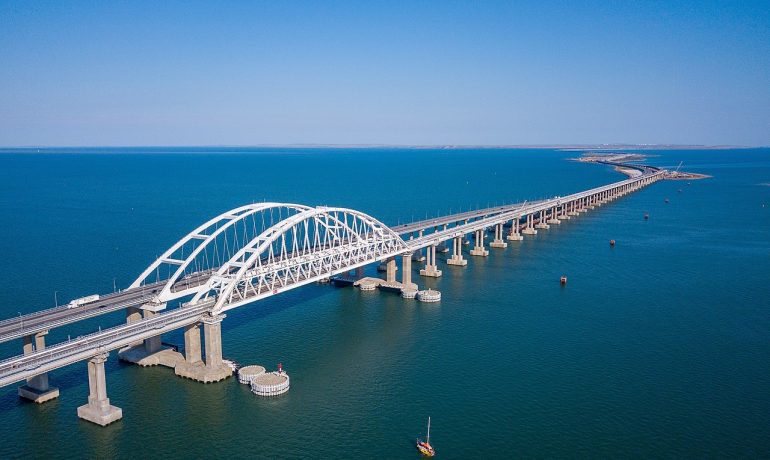 Stane se most na Krym cílem ukrajinského útoku? (Rosavtodor.ru / Wikimedia Commons / CC BY 4.0)