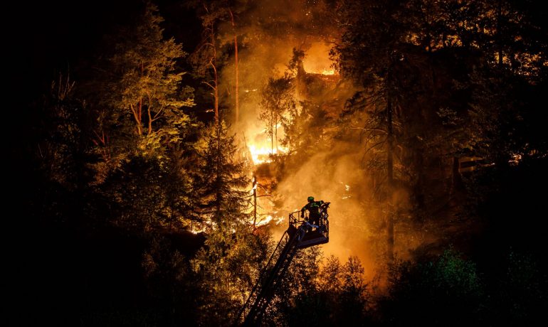 Požár v Národním parku České Švýcarsko (Hasičský záchranný sbor ČR / se souhlasem)