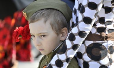 Ruské dítě v uniformě (ilustrační foto) (ČTK/Pavlíček Luboš)