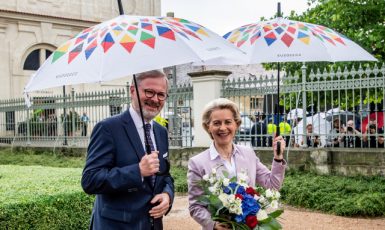 Premiér Petr Fiala (ODS) a předsedkyně Evropské komise Ursula von der Leyenová (ČTK/Taneček David)