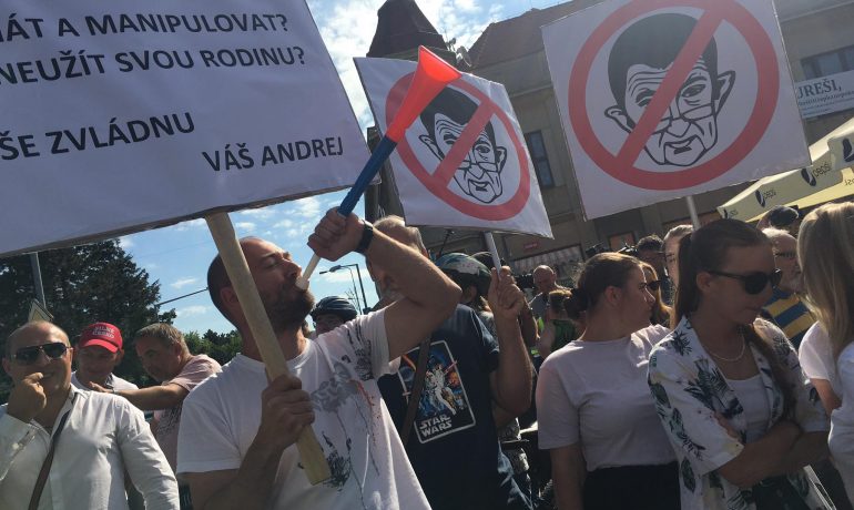 Babišovy jízdy po Česku provázejí protesty. (Pavel Hofman / FORUM 24)