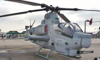 Vrtulník AH-1Z Viper (Looper5920 / Wikimedia Commons / Public Domain)