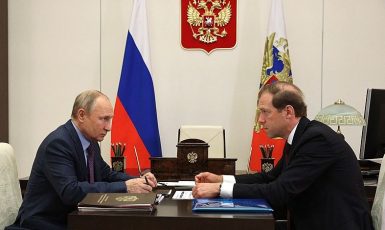 Vladimir Putin a vicepremiér Denis Manturov (Kremlin.ru / Wikimedia Commons / CC BY 4.0)