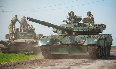 Ruský tank T-80BV, který ukořistila ukrajinská armáda (Ministry of Defense of Ukraine / Wikimedia Commons / CC BY-SA 2.0)