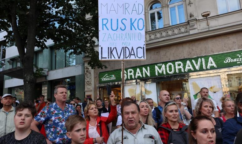 Proruští aktivisté demonstrovali na Václavském náměstí (Jan Šibík / FORUM 24)