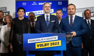 Lídři stran koalice SPOLU na tiskové konferenci po druhém kole senátních voleb (ODS / se souhlasem)
