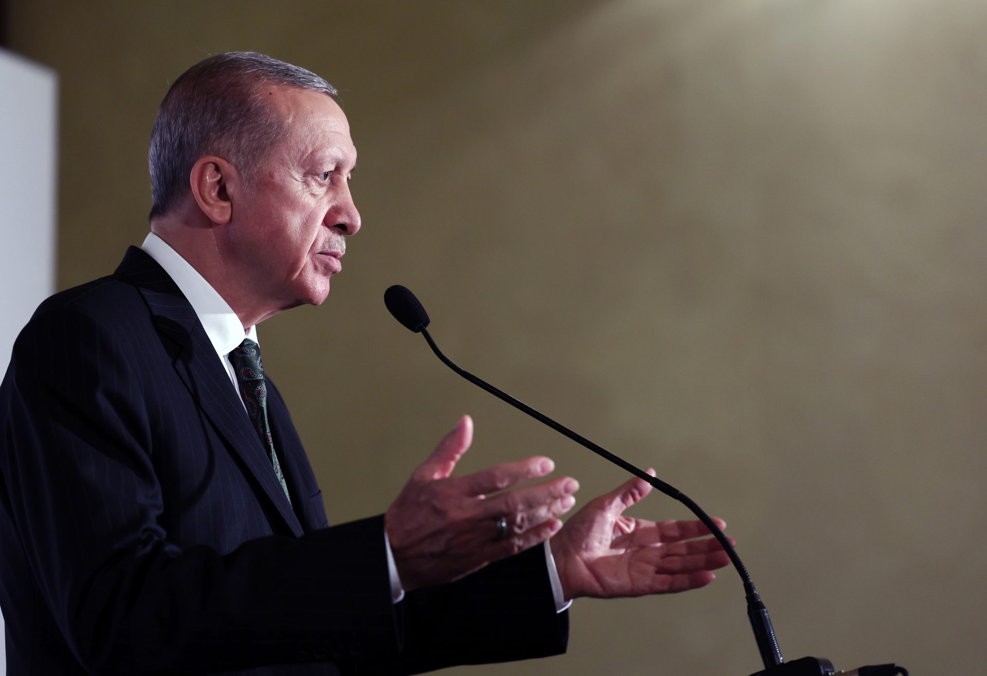 Le président turc Erdogan a un appel téléphonique avec Poutine.  Juste un jour après avoir eu des entretiens avec les dirigeants européens