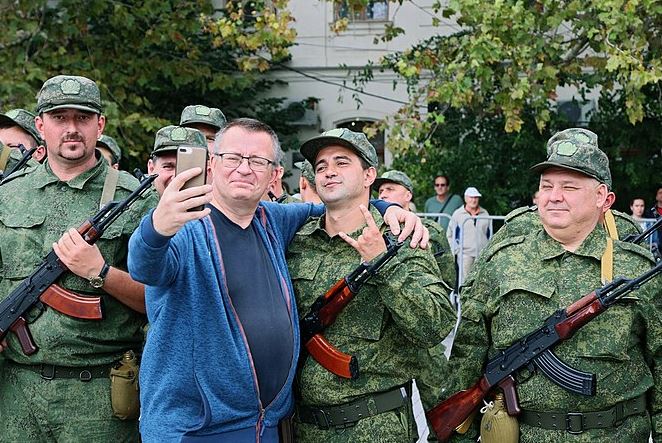 Oficiálně probíhá mobilizace v radostném duchu. Realita je jiná (Odbor informací a tiskové služby hlavy Republiky Krym / Wikimedia Commons /CC BY 4.0)
