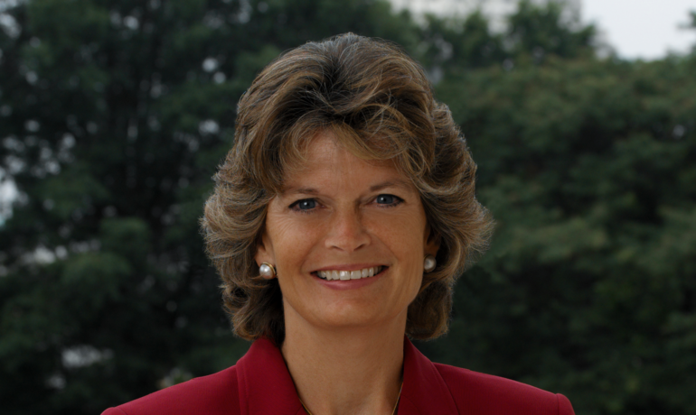 Republikánská senátorka Lisa Murkowská (Wikimedia Commons / Public Domain)