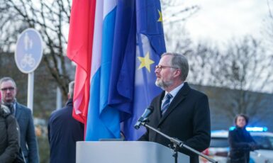Premiér Petr Fiala při slavnostním otevření ulice Václava Havla v Lucemburku (Úřad vlády / se souhlasem)