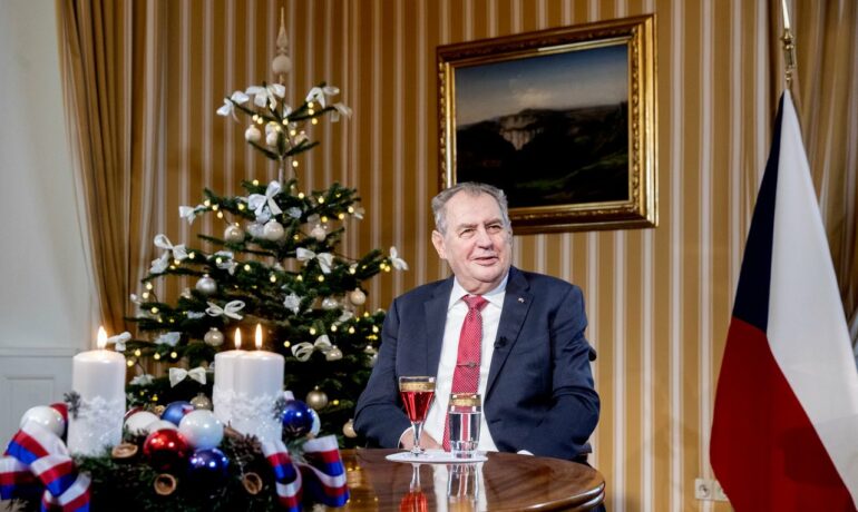 Prezident Miloš Zeman během svého posledního vánočního poselství. (Kancelář prezidenta republiky / se souhlasem)