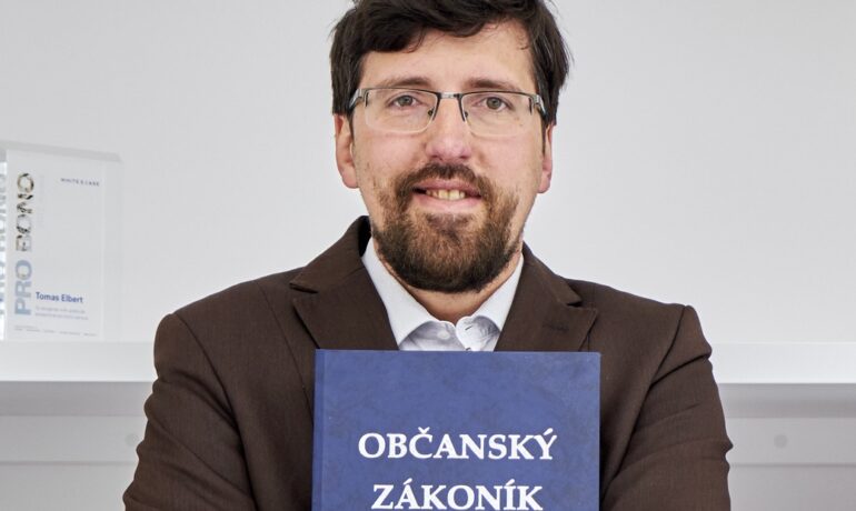„Ústava nemůže obsahovat zákazy všeho toho, co není možné. Takto právní předpisy, nejen Ústava, nemohou být formulovány,“ říká advokát Ondřej Preuss (Jiří Chomát / CC BY-SA 4.0 / Wikimedia Commons)