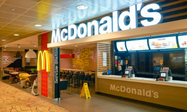 Provozovna McDonald's  (AdobeStock)