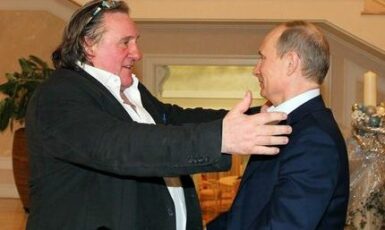 Gérard Depardieu a Vladimir Putin. (Kremlin.ru / Wikimedia Commons / CC BY 4.0 / Úřad ruského prezidenta)