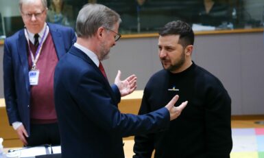 Premiér České republiky Petr Fiala (ODS) a prezident Ukrajiny Volodymyr Zelenskyj před summitem lídrů Evropské unie v Bruselu (Úřad vlády / se souhlasem)