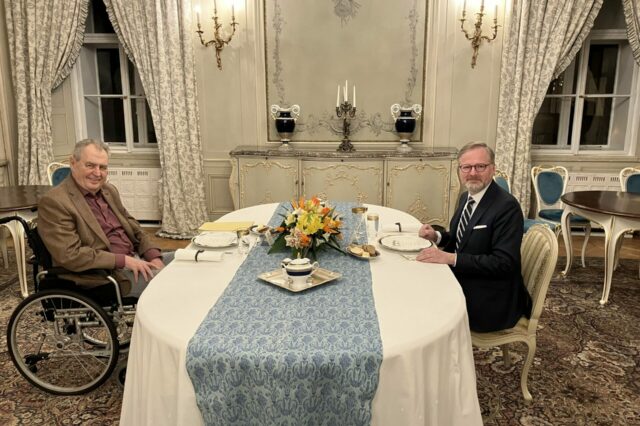 Miloš Zeman a Petr Fiala se sešli na zámku v Lánech (Úřad vlády , se souhlasem)