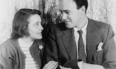 Britský spisovatel Roald Dahl s manželkou Patricií Nealovou (1954) (Library of Congress / wikimedia (volné dílo))