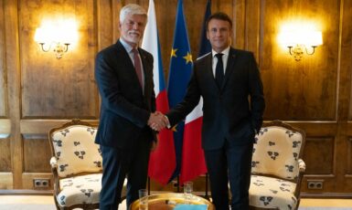 Zvolený prezident Petr Pavel se sešel s prezidentem Francie Emmanuelem Macronem (Petr Pavel, se souhlasem)