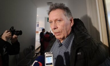 Pavel Hlávka, obžalovaný za svá předloňská slova o zabíjení pacientů s covidem ve fakultní nemocnici v Plzni, odešel 13. února od soudu s podmíněným trestem. (ČTK / Pešková Lada)