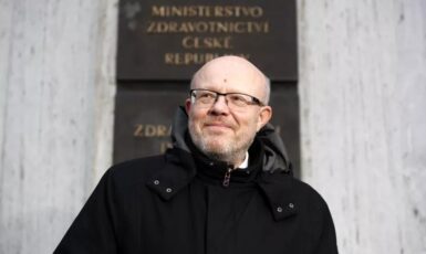 Ministr zdravotnictví Vlastimil Válek (TOP 09) (TOP 09 / se svolením)