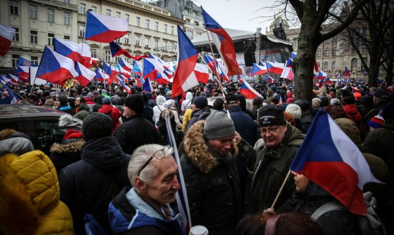 Proruská demonstrace na Václavském náměstí. (Pavel Hofman / FORUM 24)